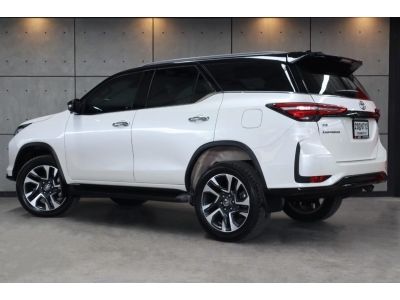 2021 Toyota Fortuner 2.8  Legender 4WD SUV AT(ปี 15-21) P6712 รูปที่ 2
